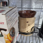 Ceramic wax warmer with brown bowl